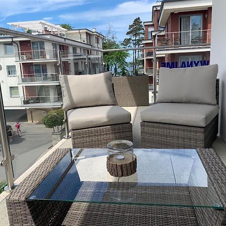 Apartament Nadmorski Z Basenem Klifowa Rewal Exterior foto