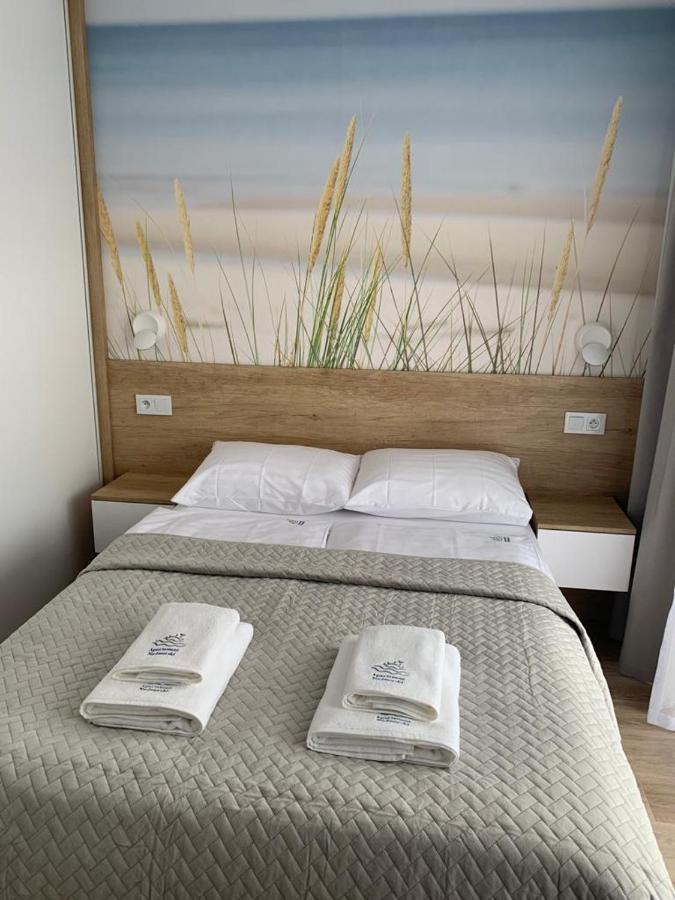Apartament Nadmorski Z Basenem Klifowa Rewal Exterior foto