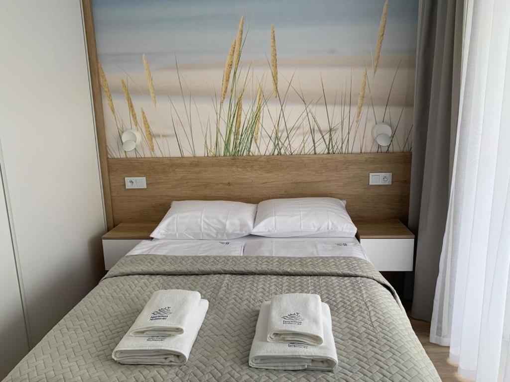Apartament Nadmorski Z Basenem Klifowa Rewal Exterior foto